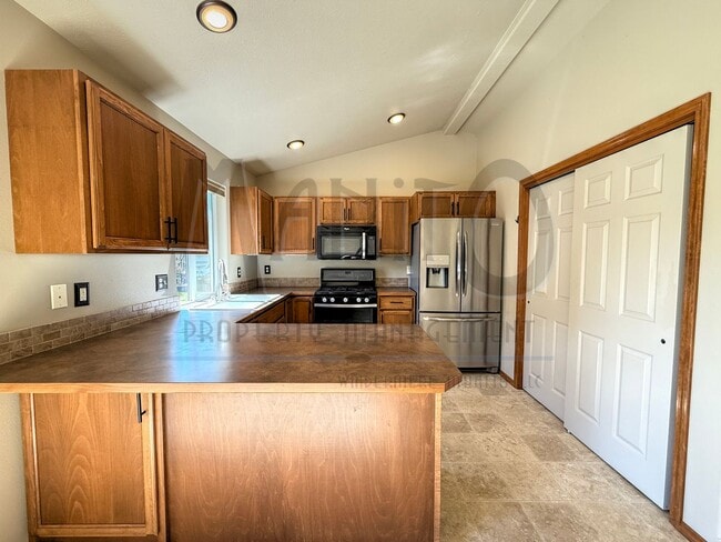 Photo - **MOVE IN SPECIAL** Sprawling Mead Home