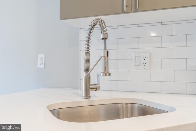 Photo - 2500 N Mascher St Unit 6