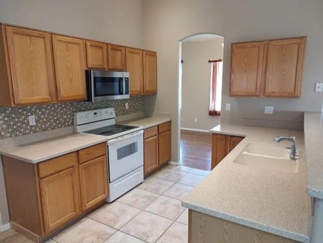 Photo - 671 E Kent Ave