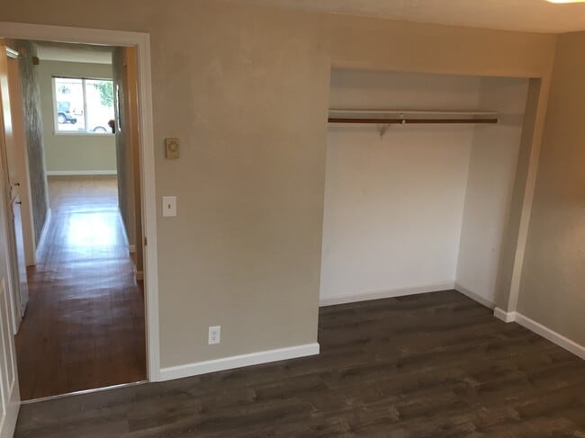 Photo - 520 N 38th Pl