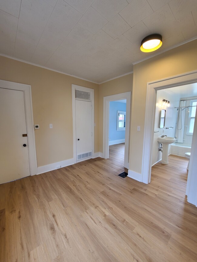 Photo - 209 Fletcher St Unit Lower Rear