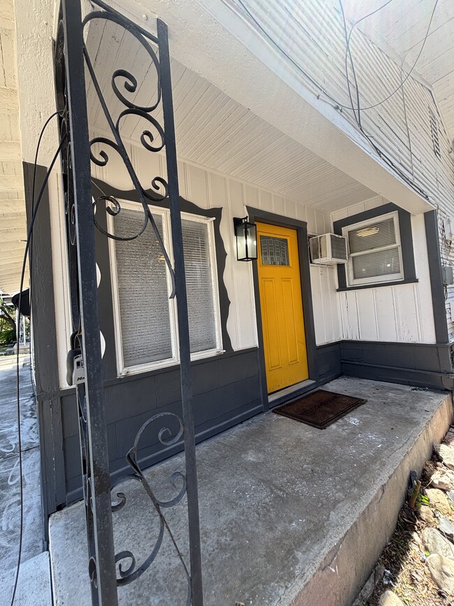 Photo - 522 E Myrtle St