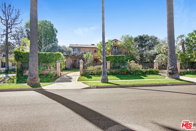 725 Foothill Rd