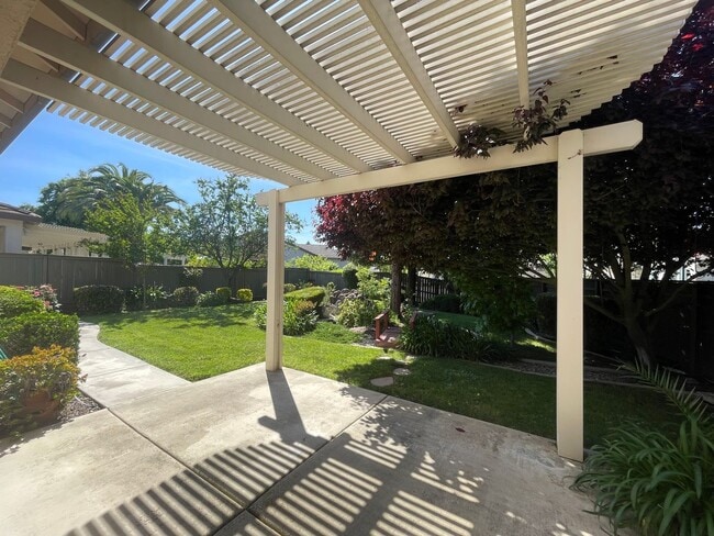 Photo - Senior Community for those 55+ Large 2 bedroom, 2 bath with bonus room!  All modern amenities!