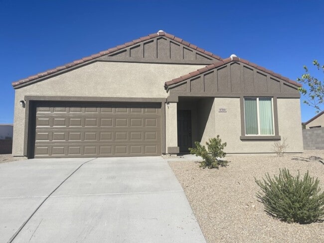 Photo - Coming Soon - 4 bed 2 bath spacious home with garage BHCRENT.COM