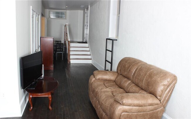 Photo - 1124 Center St NW