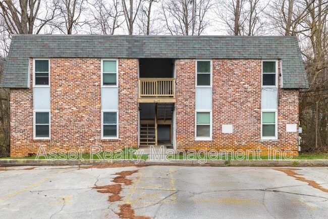 Photo - 2817 Colt Dr NE