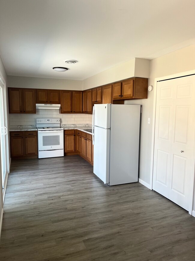 Building Photo - 84 Lasalle St Unit 2 Rental