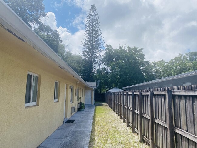 Photo - 709 SW 13th Ave