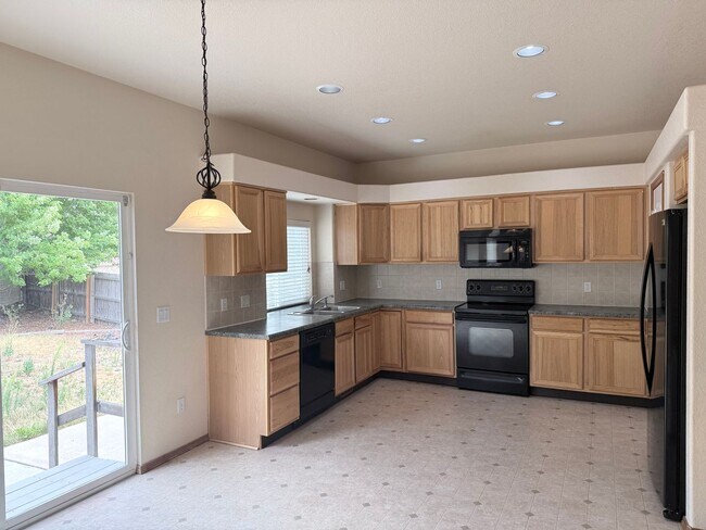 Photo - 7492 Amberly Dr