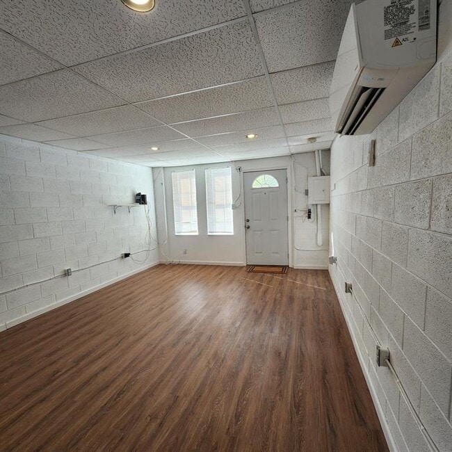 Photo - 5017 Rowena Ave