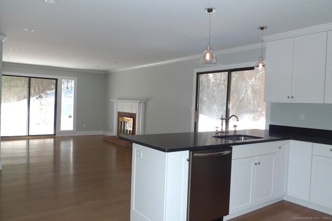 Photo - 342 Heritage Vlg Unidad B