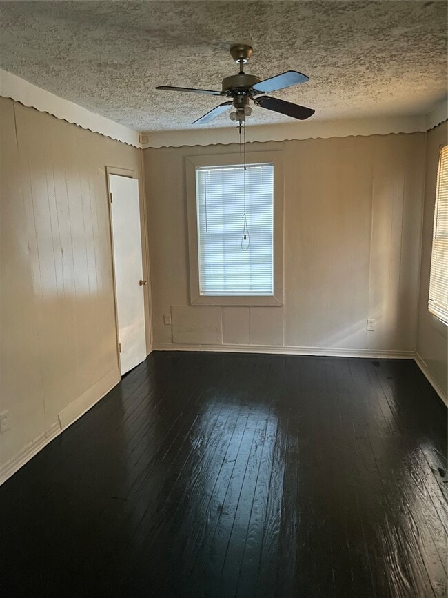 Building Photo - 3310 Campbell St Rental