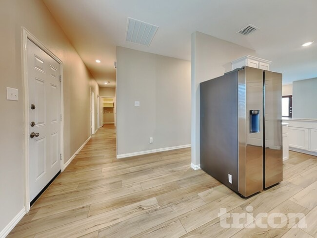 Photo - 2106 Silver Charm Ln
