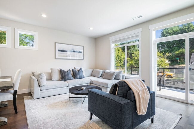 Building Photo - 10404 2nd Pl SW Unit ID1405638P