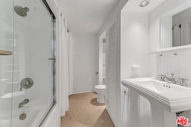 Photo - 21056 Pacific Coast Hwy Unit B