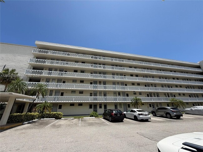 Building Photo - 2851 Leonard Dr Unit J511