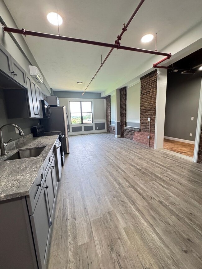Building Photo - 70 Webster St Unit 309