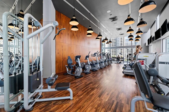Photo - 1300 brickell bay Dr Unit 1606