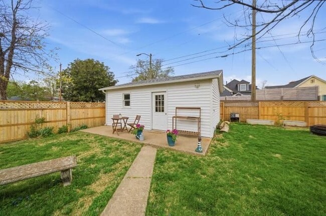 Photo - 103 E 22nd St