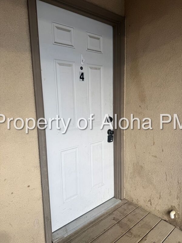 Photo - 1065 W Pine Ave
