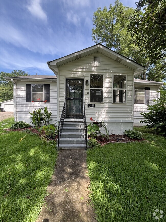 Building Photo - 3049 Highland Dr Rental
