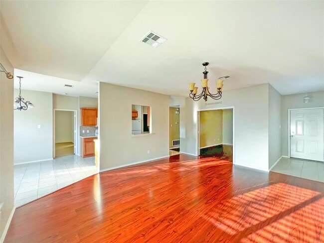 Photo - 2324 Pearson Way