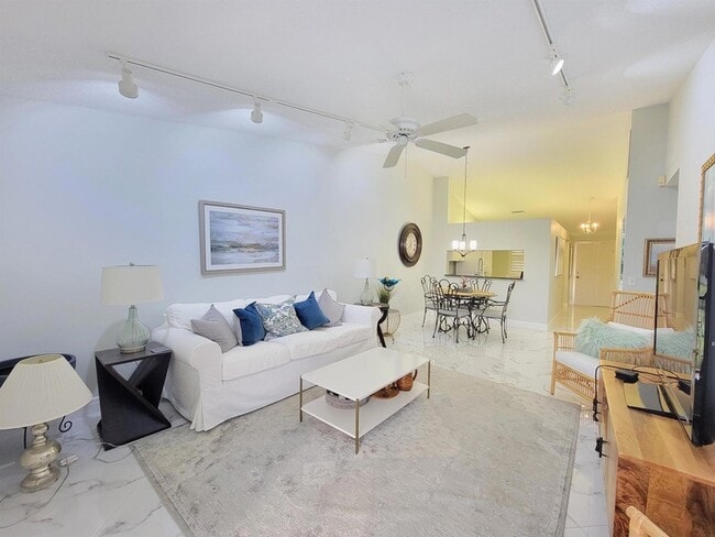 Photo - 1072 Keystone Dr Unit E