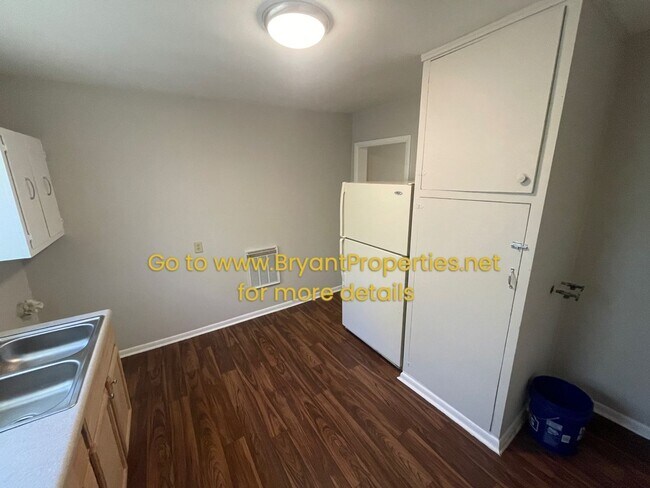 Photo - 1313 Meridian St Unit B