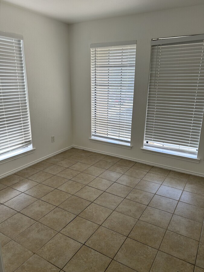 Photo - 5801 Lake Hubbard Pkwy