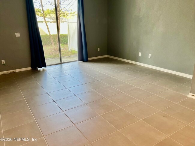 Photo - 233 Annies Pl