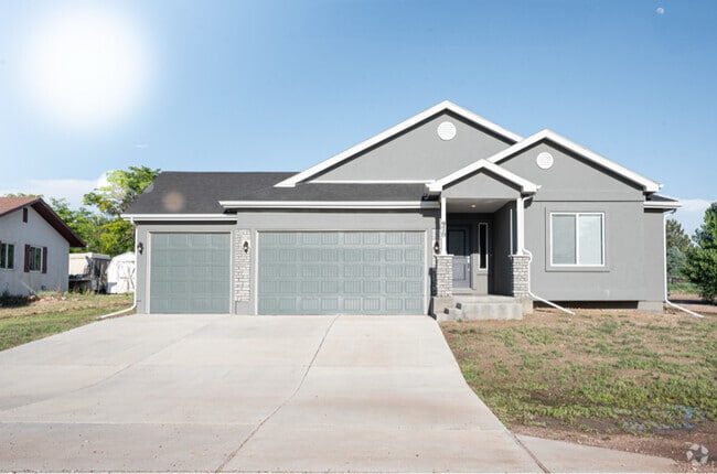 Building Photo - 970 S Knox Dr Rental