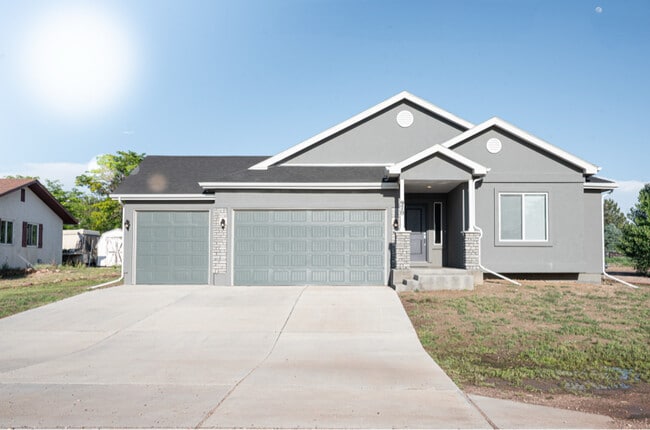 Photo - 970 S Knox Dr House