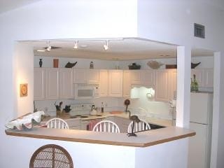 Photo - 7 Lexington Ln E Unidad F