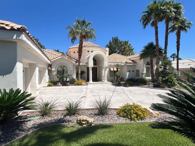 Building Photo - 10 Oaks Guard gated community