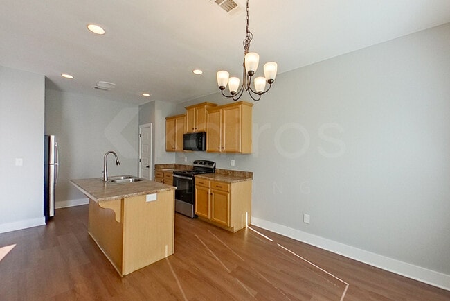 Photo - 8008 Shadesbrook Dr