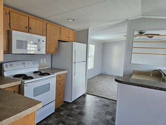 Photo - 71 Lynnwood Cir