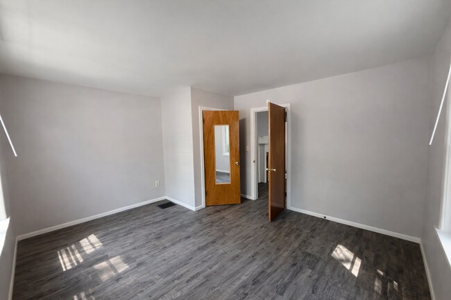 Photo - 1-bed 1-bath – Heritage Hill Apartment Unit Lyon 2