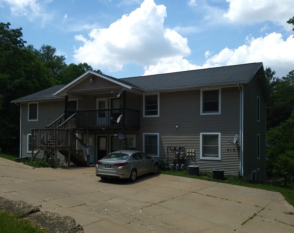 Photo - 610 Elk St Apartment Unit 3