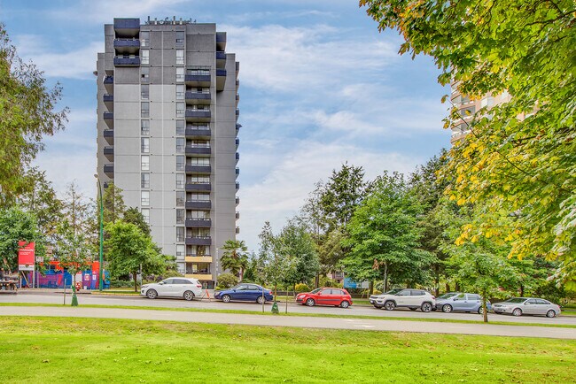 151 Keith Rd E