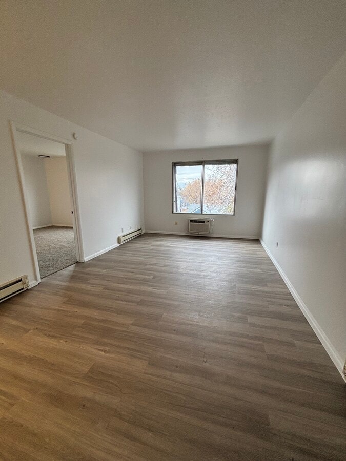 Photo - El Caliente Apartments