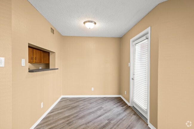 2BR, 1BA - 838SF Model 2