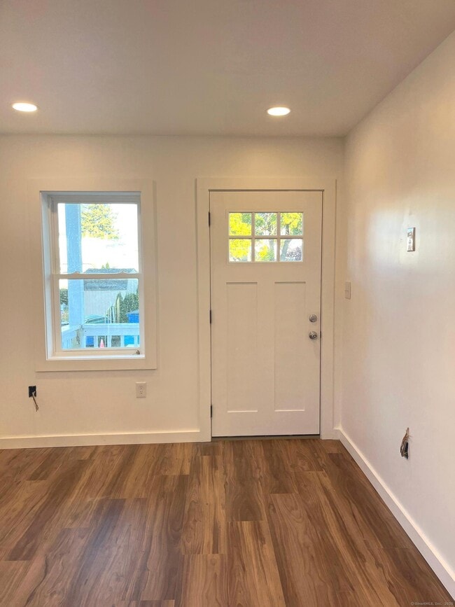 Building Photo - 4 Orchard St Unit 2