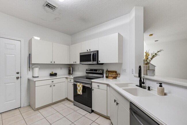 9181 Villa Palma Ln