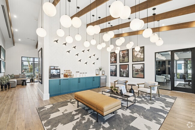 Clubhouse Lobby & Leasing Office