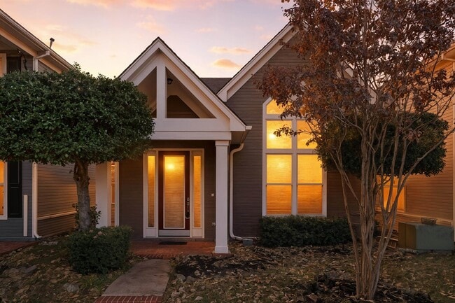 Photo - 1198 Island Pl E