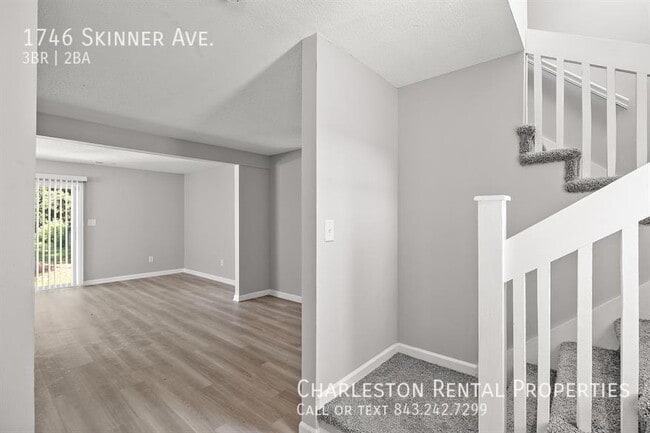 Photo - 1746 Skinner Ave