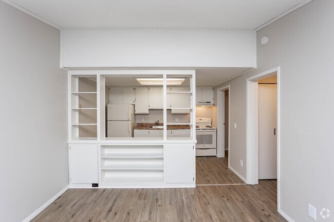 1BR, 1BA - 576SF