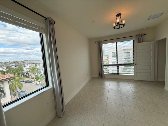 Photo - 8301 NW 41st St