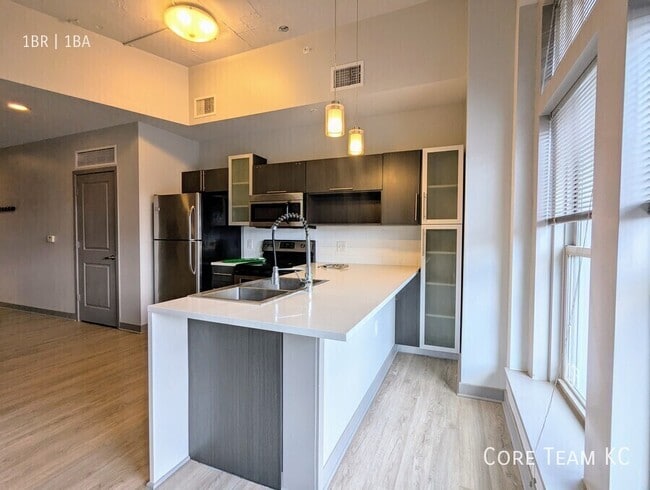 Photo - 306 E 12th St Unit 607